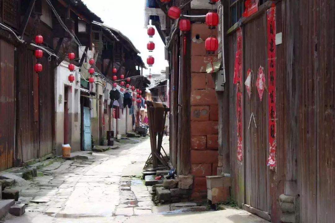 探索天涯,尽在宇宙飞船为什么不能直接降落月球,而是需要环绕接近?